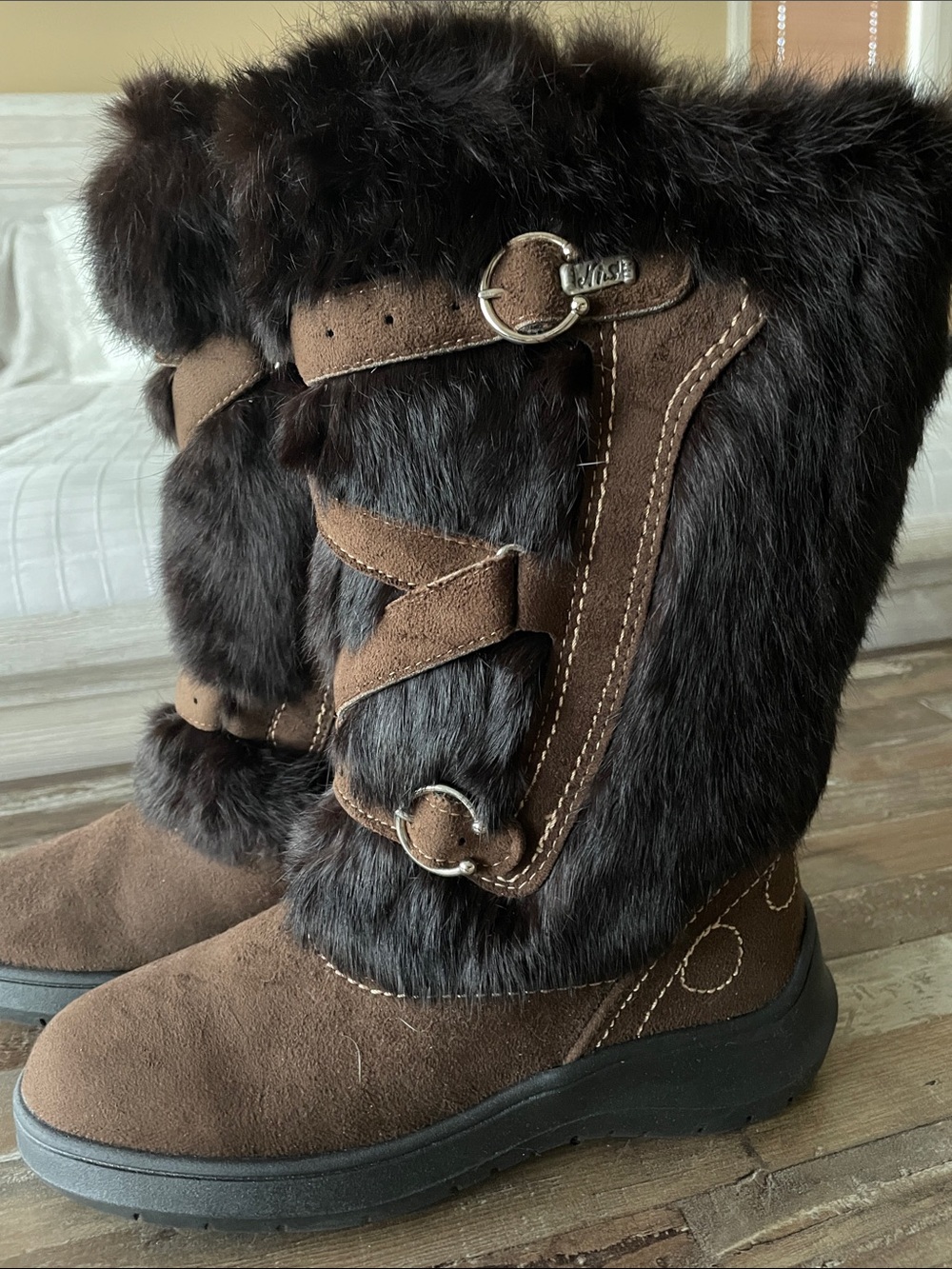 Ski Barn Rabbit Boots - Picture 3 of 10